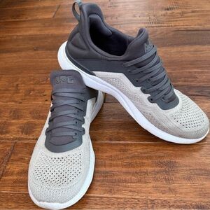 APL Techloom Tracer Sneaker, women’s 9.5